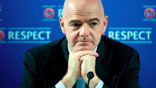 Cộng đồng mạng: ‘Champions League sẽ nhớ Infantino’, ‘Infantino cần một cái chổi’