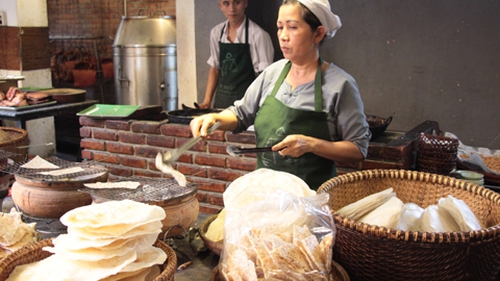 12 đầu bếp nước ngoài 'hô biến' nhà hàng Hội An thành nhà hàng nước mình