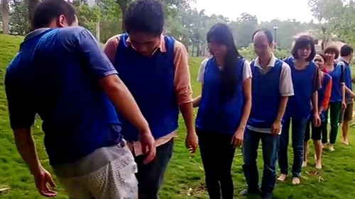 Video Teambuilding: Trò chơi kẹp bóng (phiên bản 3)