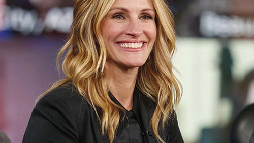 'Người đàn bà đẹp' Julia Roberts đóng luật sư bào chữa cho kẻ cắp tàu điện