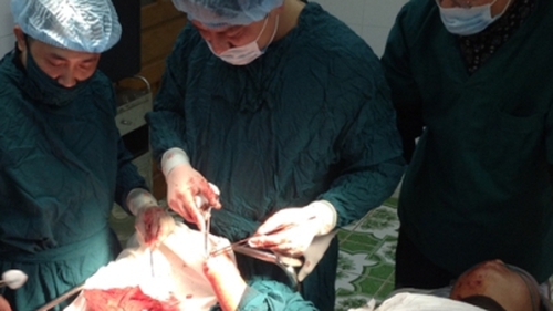 Bệnh viện đa khoa Bạch Long Vĩ cấp cứu kịp thời ngư dân bị dập nát bàn tay