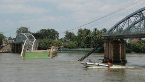 Chuyện bên tách trà: Trăm tuổi vẫn chưa được nghỉ hưu