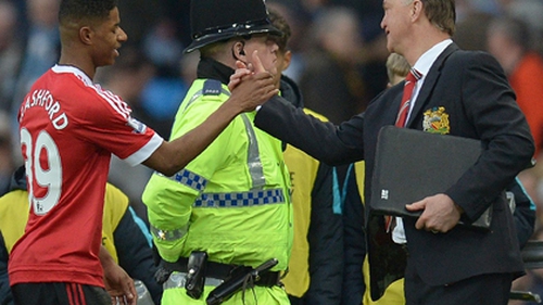 CẬP NHẬT tin tối 26/03: Rashford sắp được nâng lương 15 lần. Conte muốn Vidal. Barca 'săn' Oezil