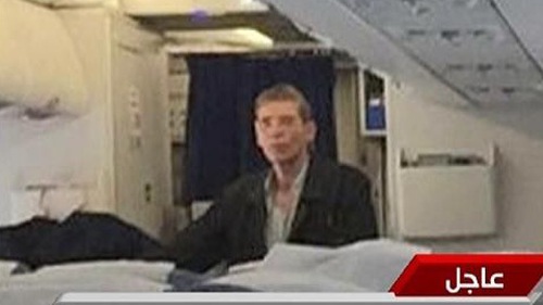 Chân dung 'soái ca' thất tình bắt cóc máy bay Ai Cập