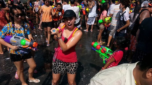 Video du lịch: Độc đáo lễ hội té nước Songkran ở Thái Lan