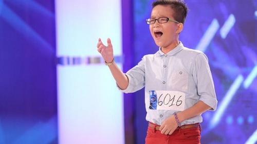 VIDEO: Cậu bé chân đất bị giám khảo Vietnam Idol Kids 'dọa' đến phát khóc