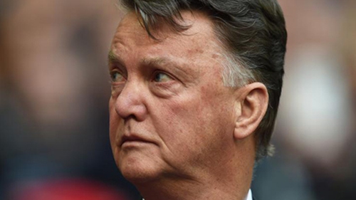 TIẾT LỘ Van Gaal đòi xây hàng rào 8 mét quanh sân tập