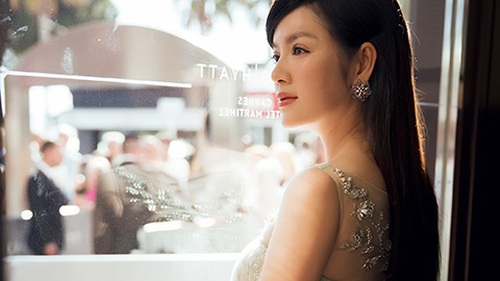 Lý Nhã Kỳ đẹp tựa tiên nữ khiến Cannes 'không thể không ngắm nhìn'