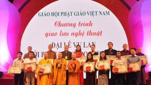 Viết về đạo hiếu để nhận giải thưởng