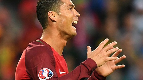 ‘Maradona giỏi gấp trăm lần Ronaldo’