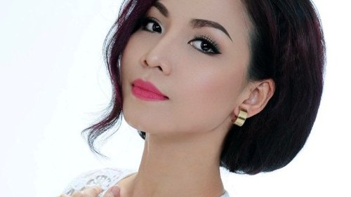 Đằng sau chuyện ca sĩ Khánh Loan đòi 'trả lại tên'