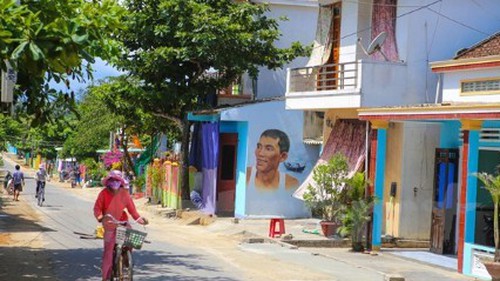 Điều gì biến làng chài nghèo thành 'xứ cổ tích'?