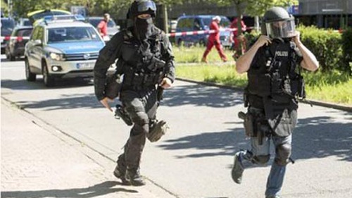 Cảnh sát Đức bắn hạ kẻ tấn công hành khách bằng rìu trên tàu hỏa