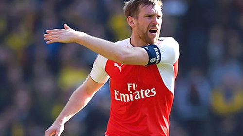 Đội trưởng của Arsenal: Mertesacker chẳng hơn gì Arteta