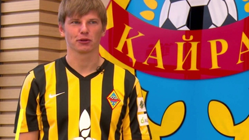 Cựu ngôi sao Arsenal, Andrey Arshavin lập 'siêu phẩm' khó tin