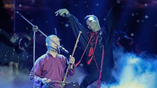 Nhân tố bí ẩn: Thí sinh đội Dương Khắc Linh hát 'hit' của Tùng Dương