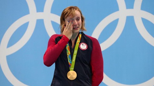 'Quái vật' Katie Ledecky: 19 tuổi và 13 kỷ lục thế giới bơi lội!