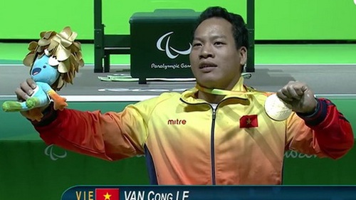 Thủ tướng gửi thư khen VĐV Huy chương Vàng Paralympics Lê Văn Công