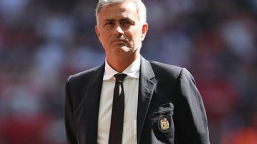 Chỉ một thay đổi so với Sir Alex và Van Gaal, Mourinho chinh phục tất cả cầu thủ M.U