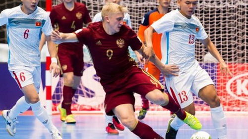 Việt Nam 0-7 Nga: 'Gấu Nga' quá mạnh!