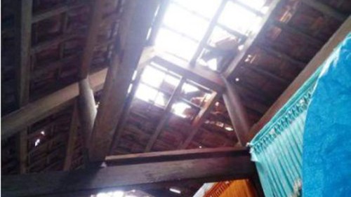 Quảng Bình: Lốc xoáy làm trên 40 ngôi nhà bị tốc mái, 5 người bị thương