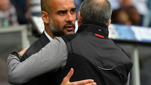 Guardiola: 'Lọt vào top 4 cũng không dễ với Man City'