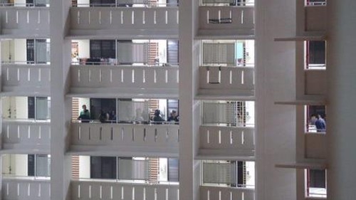 Cảnh sát Singapore trắng đêm giải cứu em bé 2 tuổi bị khống chế