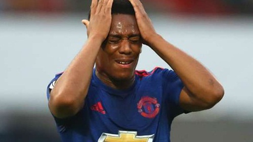 Anthony Martial sa sút không phanh ở Man United. Vì bị vợ bỏ?