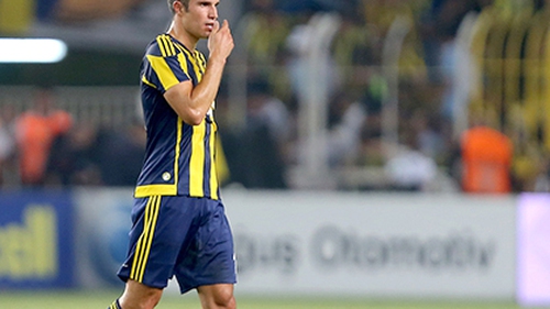 Như Rooney, Van Persie cũng bị thất sủng