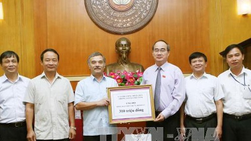 TTXVN ủng hộ đồng bào miền Trung