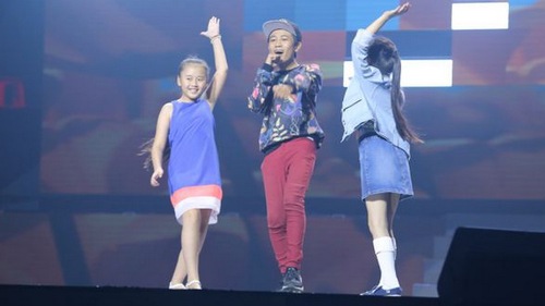 Nghe 'Giọng hát Việt nhí' hòa giọng 'Miền Trung mùa bão lũ' trong Chung kết tối nay