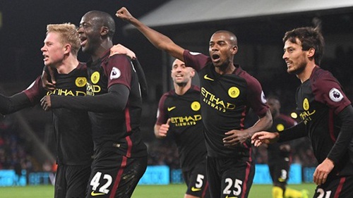 Yaya Toure hóa siêu anh hùng cứu Man City: Lời xin lỗi chân thành