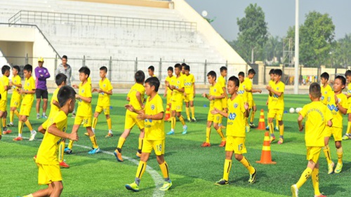 FLC Thanh Hóa đào tạo trẻ: Cầu thủ có tài và văn hóa mới quý
