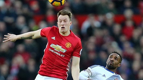 Phil Jones hoàn toàn chinh phục Mourinho và sắp lập kỷ lục đặc biệt