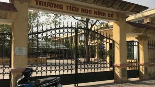 Hà Nội đình chỉ cô giáo tiểu học cho hơn 40 học sinh tát bạn trong lớp