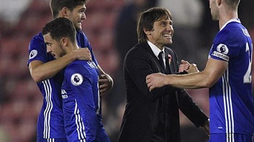 Riêng khoản đá bóng, dân Anh vẫn phải học. Học cả thế giới!