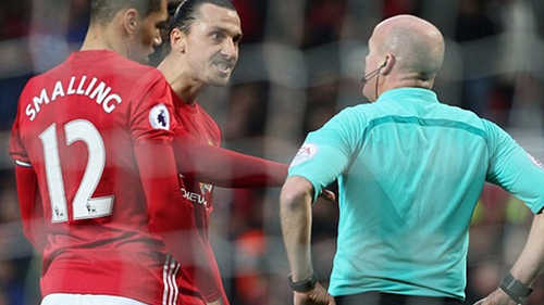 Vì sao trọng tài từ chối công nhận bàn của Ibra?