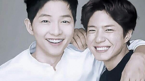 Song Joong Ki lại gây bão mạng với bức ảnh 'tình tứ' cùng Park Bo Gum