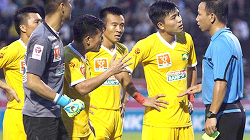 Trưởng ban trọng tài VFF từ chối phát ngôn