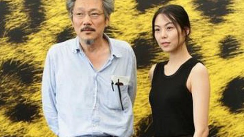 Đạo diễn Hong Sang Soo phủ nhận 'lén yêu' Kim Min Hee trong phim
