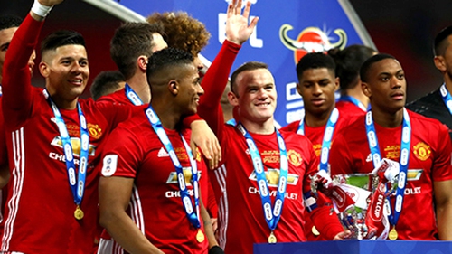 Với cảm hứng Ibra và trí tuệ Mourinho, mục tiêu của Man United phải là 'ăn ba'