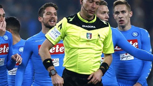 Napoli tố Juve được hưởng 2 quả penalty 'nhục nhã, làm hỏng bóng đá Italy'