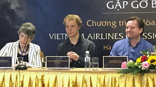 Vì sao nhạc trưởng Dàn nhạc London bị thay thế vào phút chót?