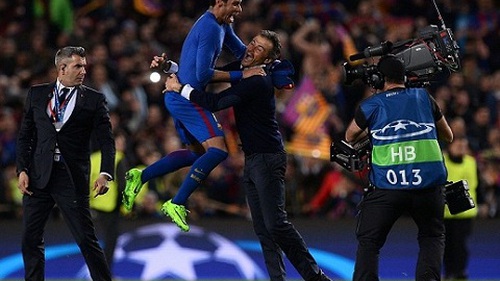 CHÙM ẢNH: Đêm huyền ảo Camp Nou