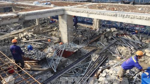 Phá dỡ tòa nhà 8B Lê Trực: Vì sao chậm tiến độ?