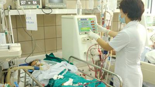 Thêm một người hôn mê sâu và tử vong vì rượu độc methanol