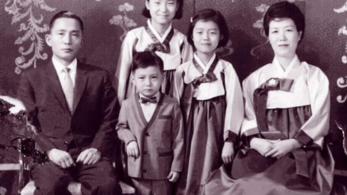 Những chuyện chưa biết về nữ tổng thống bị phế truất Park Geun-hye (Kỳ 1)