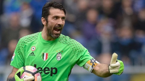 Buffon chạm mốc 1000 trận đấu: Huyền thoại bất tử