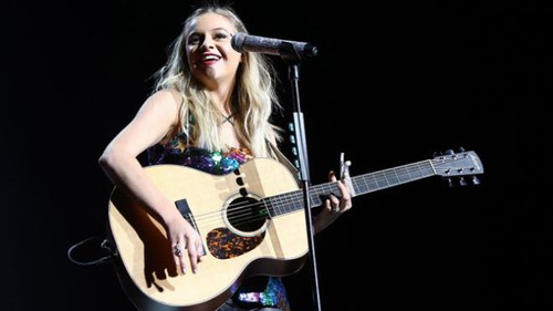 Giải nhạc đồng quê Mỹ: Jason Aldean vẫn là Nghệ sĩ xuất sắc nhất năm