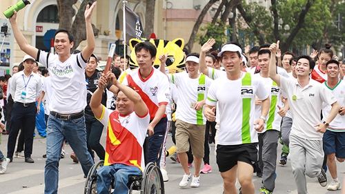 Herbalife Việt Nam dự Chương trình Chạy tiếp sức hưởng ứng SEA Games và Para Games năm 2017